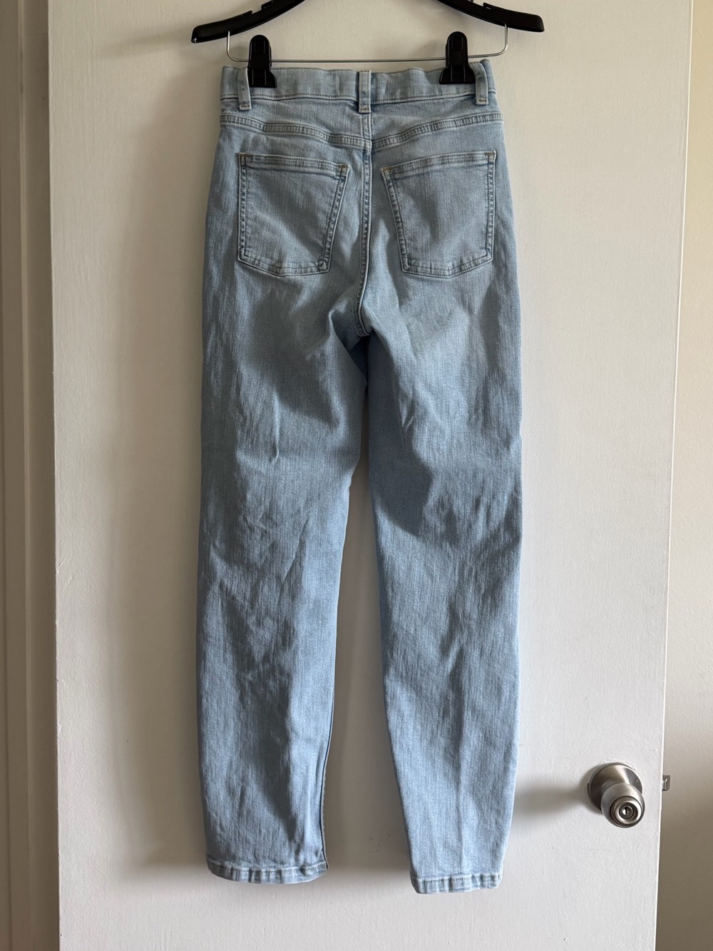 SPANX Lightwash Blue Shaping Denim Slim Straight Leg Jeans size 2 EUC - Picture 4 of 11